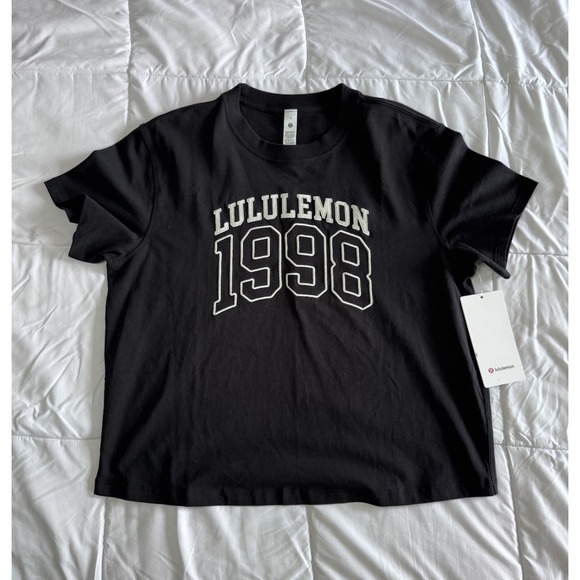 New Lululemon Size 8 Relaxed-Fit Cotton Jersey Tee Graphic Black Oversized NWT - Picture 1 of 8